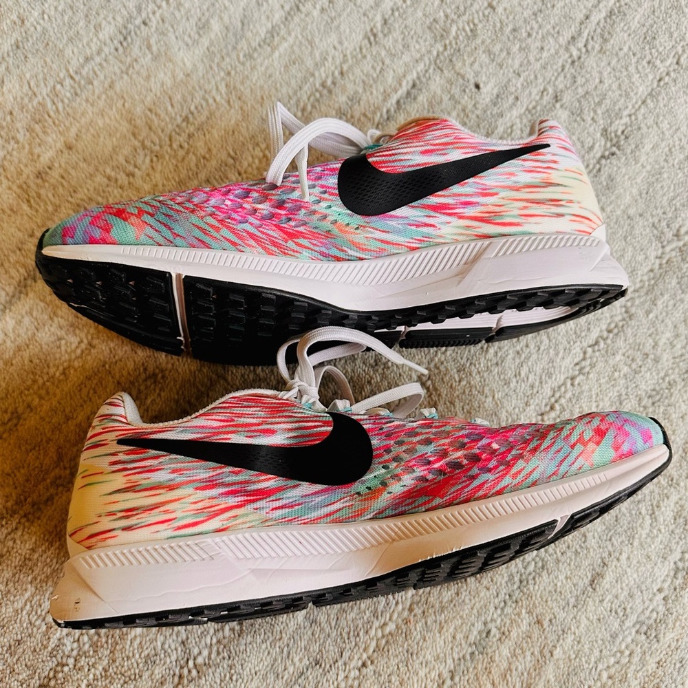 Nike Air Zoom Pegasus 34 in vibrant Sunburst Blue/White-Pink colorway - Picture 3 of 12